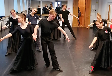 Мастер-класс «Дворцовые танцы. XVIII век» для студентов Мастерской Валерия Гаркалина